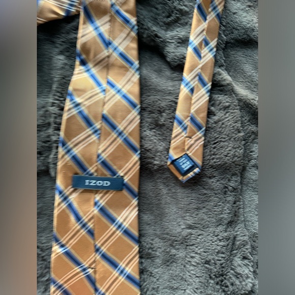 IZOD tie - Picture 2 of 3